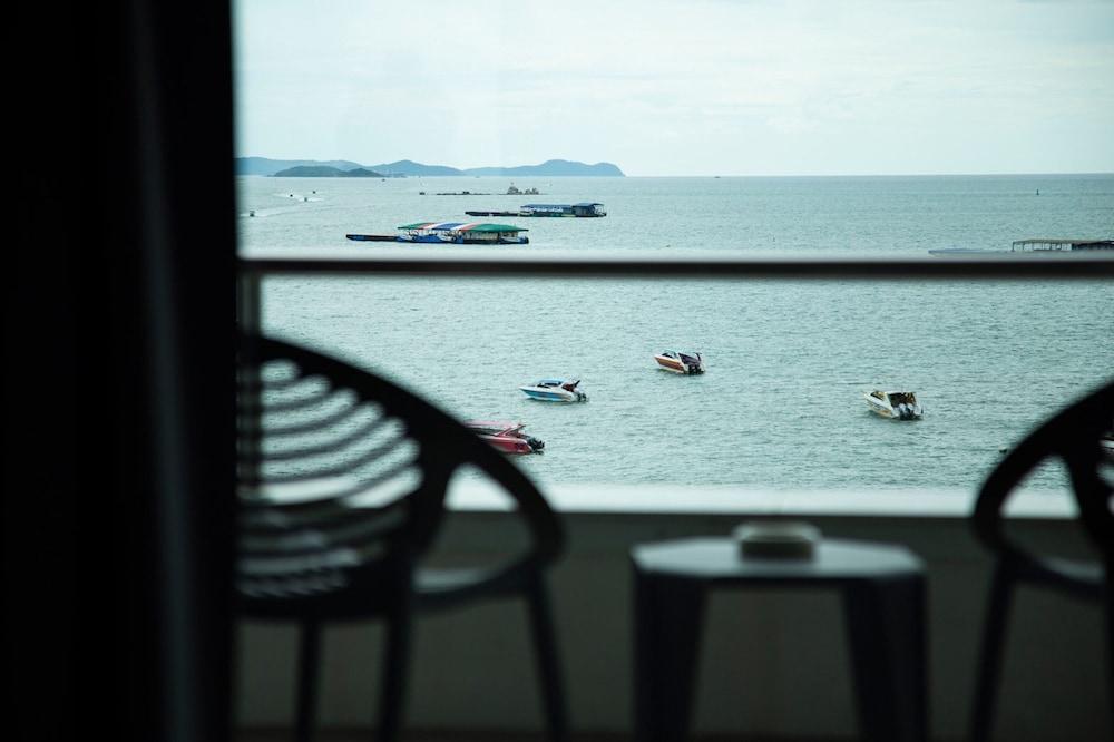 Baboona Beachfront Living Pattaya Zewnętrze zdjęcie